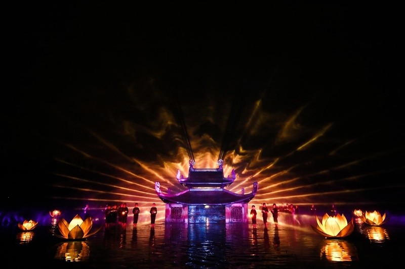 Dự án sẽ có những show biểu diễn nghệ thuật thực cảnh như Kí ức Hội An, Tinh Hoa Bắc Bộ mang đến cho du khách trải nghiệm độc đáo Dự án sẽ có những show biểu diễn nghệ thuật thực cảnh như Kí ức Hội An, Tinh Hoa Bắc Bộ mang đến cho du khách trải nghiệm độc đáo