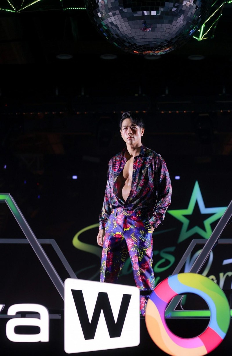 Họa tiết hoa lá khiến thiết kế thêm phần thú vị.