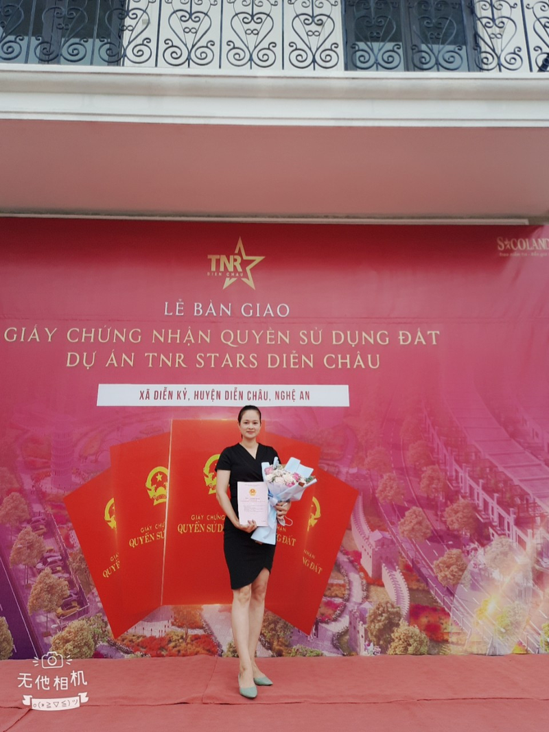 Khách hàng nhận bàn giao đất và bàn giao shophouse xây hoàn thiện tại dự án TNR Stars Diễn Châu.