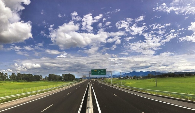 Ngày 31/7/2022, Tasco và VETC đã hoàn thiện lắp đặt và đưa hệ thống ETC tuyến cao tốc Đà Nẵng – Quảng Ngãi vào khai thác