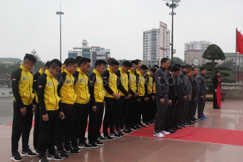 SLNA cũng rất chú trọng thực hiện lễ xuất quân tại Quảng trường Hồ Chí Minh (Vinh). Ảnh Songlamplus.