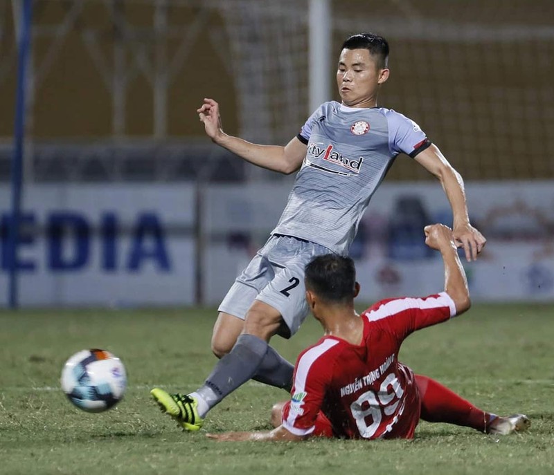 Tuyển thủ Trọng Hoàng, ngoài bàn thắng mở tỷ số cho Viettel, anh còn tham gia kiến tạo 2 bàn thắng (ảnh VPF) Tuyển thủ Trọng Hoàng, ngoài bàn thắng mở tỷ số cho Viettel, anh còn tham gia kiến tạo 2 bàn thắng (ảnh VPF)