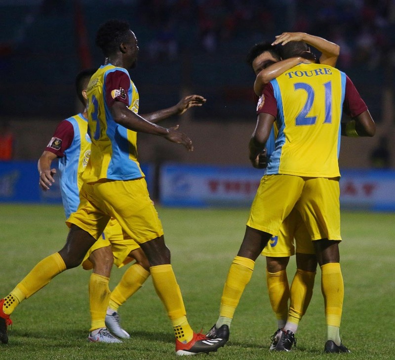 Trong khi đó, 4 điểm qua 2 trận vừa rồi là “liều kháng sinh” cao cho S.Khánh Hòa vượt qua khó khăn. Ảnh VPF.