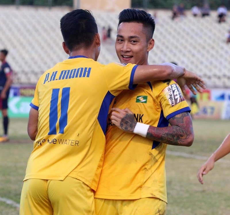 Đây là thời điểm BHL SLNA cần mạnh dạn cho lớp trẻ ra sân cọ xát để chuẩn bị cho tương lai. Ảnh CĐV SLNA>