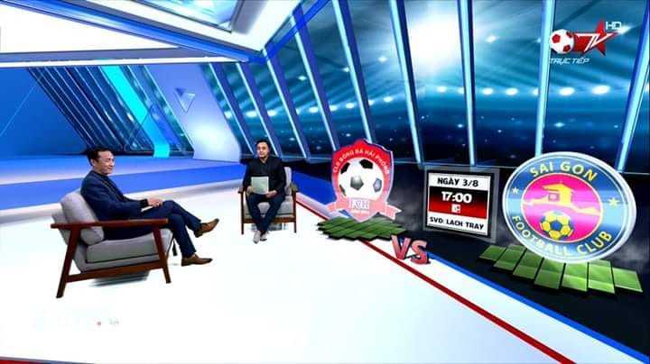 Khi đội bóng xứ Thanh rơi xuống vị trí thứ 7 thì HLV Đức Thắng lại đang có mặt ở trường quay, bình luận V.League. Ảnh màn hình.