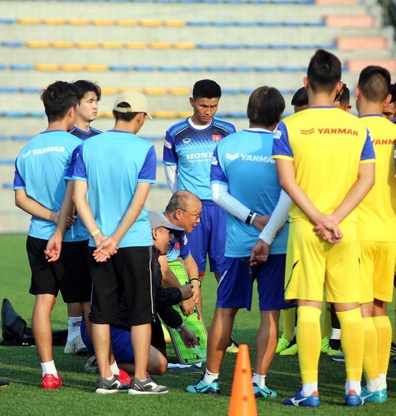 ĐT Việt Nam đang “thừa Rooney, thiếu “Van Nistelrooy” ảnh 1