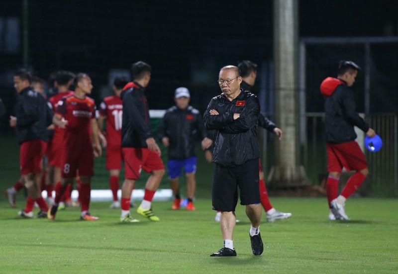 ĐT Việt Nam, không điều gì là không thể ảnh 1 Chấn thương đã khiến Nguyên Mạnh phải chia tay đội tuyển. Ảnh SLFC.