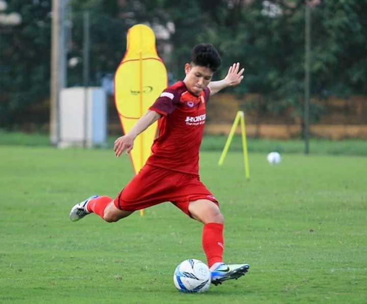 Trọng Hùng, lá bài quan trọng trong cuộc chiến trụ hạng. Ảnh THFC