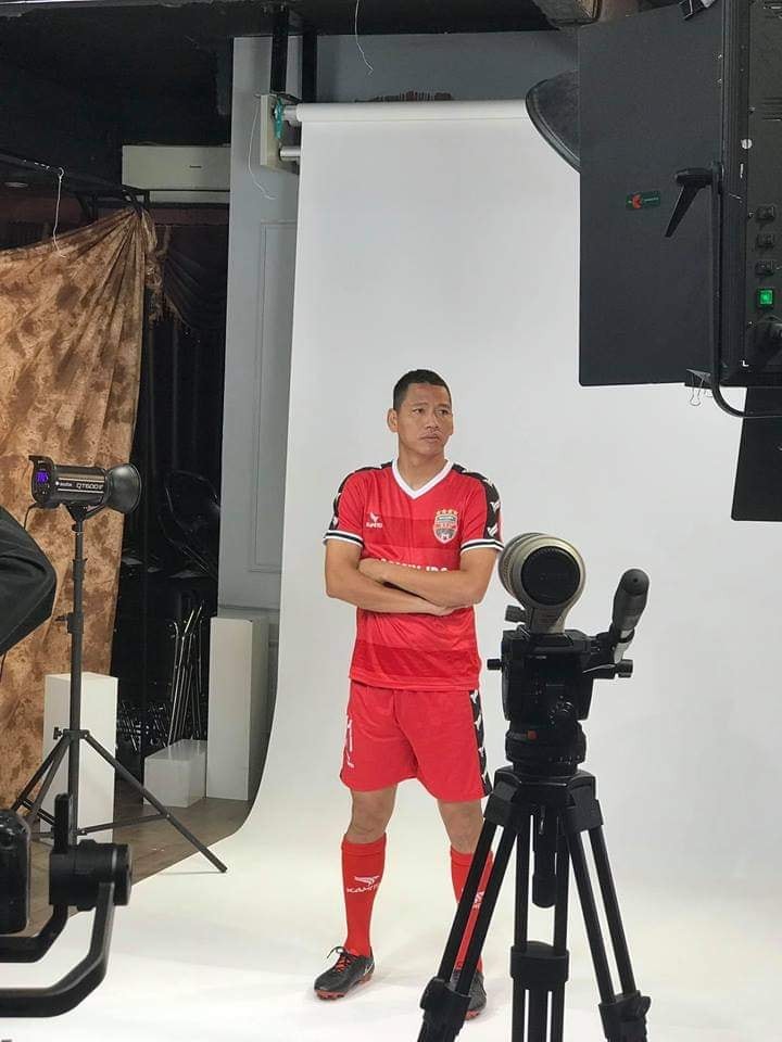 Lão tướng Anh Đức 34 tuổi đang nhận vai trò dìu dắt đàn em. Ảnh BDFC