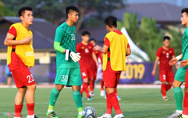 Văn Toản đang tiến bộ sau sai lầm. Ảnh VFF