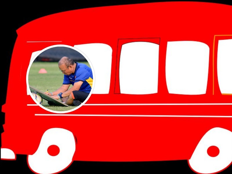 Việc chỉ có 2 trận hòa bằng chiếc thuật đặt xe bus màu đỏ trước khung thành, giờ đây ông Park mất quyền tự quyết. Ảnh AT.