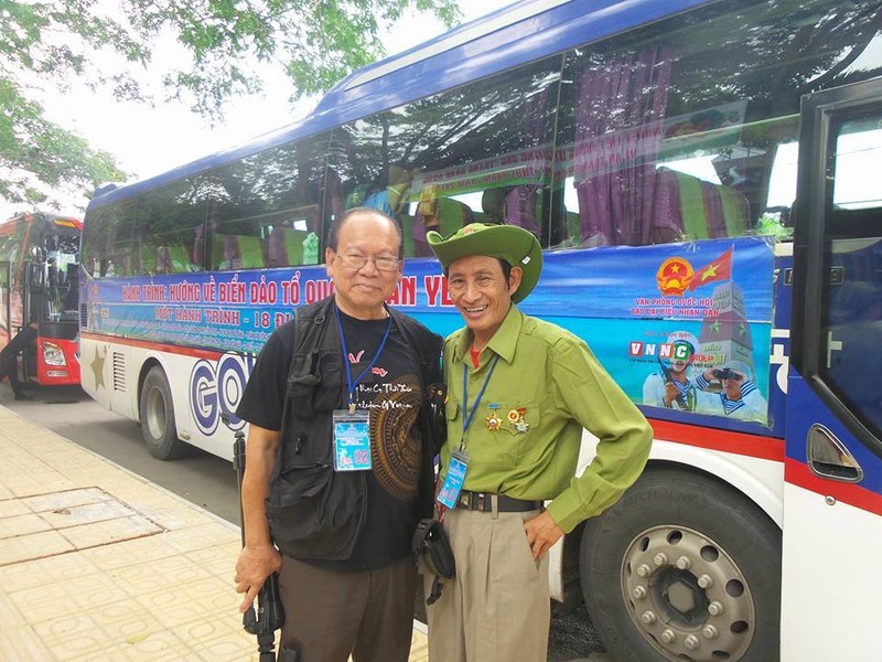 Chiến sĩ an ninh miền Lê Thanh Bình (trái). Ảnh NV cung cấp