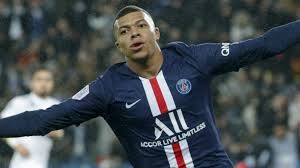 Phong độ ấn tượng của Mbappe trong màu áo PSG đã giúp anh lọt vào mắt xanh của rất nhiều ông lớn ở châu Âu, tất nhiên trong đó có đội bóng Hoàng gia Real Madrid. Ảnh PSG