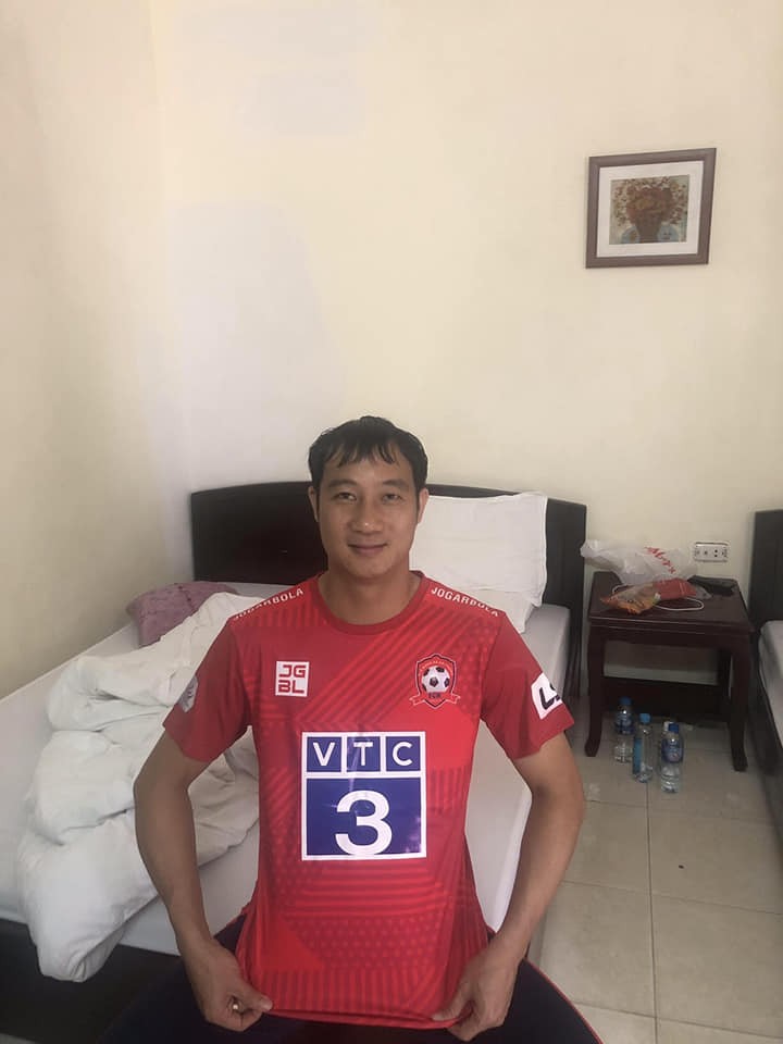 Ngày đầu trong nghiệp HLV. Ảnh QV Ngày đầu trong nghiệp HLV. Ảnh QV