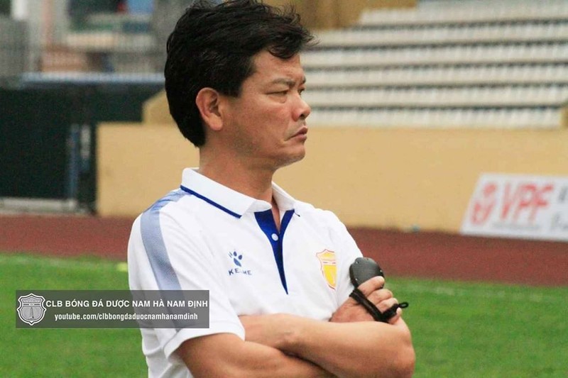 Phải còn một thời gian nữa, Nam Định mới có thể chen chân vào tốp có huy chương tại V.League, nhưng người ta đã hiểu vì sao “đội bóng nhân dân” này lại được người dân thành Nam yêu thích đến thế. Ảnh NĐFC.