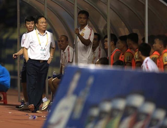 Bao giờ thì bầu Đệ mới được hưởng niềm vui? Ảnh CLB