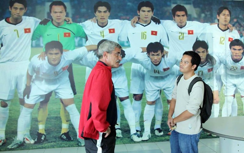 "20 năm bóng đá Việt Nam mới có một người như Lê Công Vinh, 50 năm mới có một người như Nguyễn Hồng Sơn nhưng phải hơn 100 năm mới sản sinh ra được Vũ Như Thành thứ hai", câu nói của "thầy phù thủy" Calisto vẫn còn nhiều tranh cãi . Ảnh FBNV