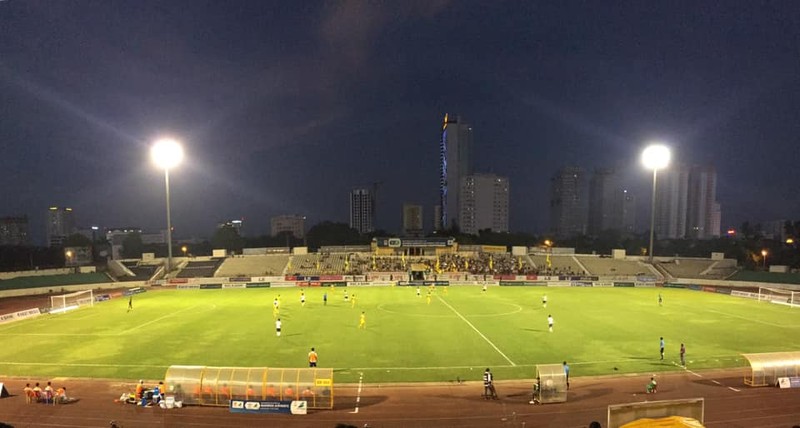 Điều khá lạ là sân Vinh đã được làm mới nhưng khán giả đến sân vẫn quá ít, khác xa với sân Thiên Trường khi đón tiếp HAGL. Ảnh SLFC. Điều khá lạ là sân Vinh đã được làm mới nhưng khán giả đến sân vẫn quá ít, khác xa với sân Thiên Trường khi đón tiếp HAGL. Ảnh SLFC.