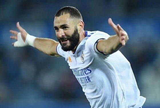 Niềm tin của HLV Ancelotti dành cho Benzema. Ảnh AP.