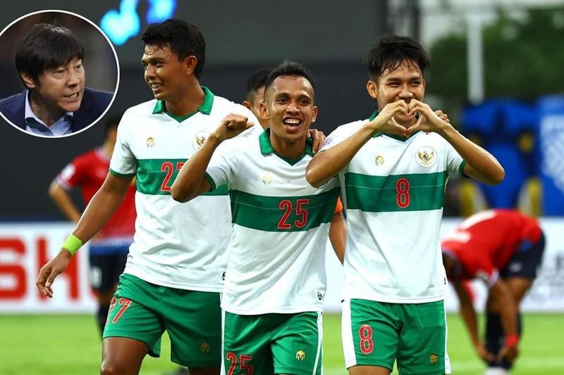 Báo chí Indonesia viết rằng thầy Shin đã tính cả thời điểm ghi bàn thắng nâng tỷ số 4-1 để Việt Nam bất ngờ và không còn thời gian để ghi bàn vào lưới Campuchia. Ảnh PLO.