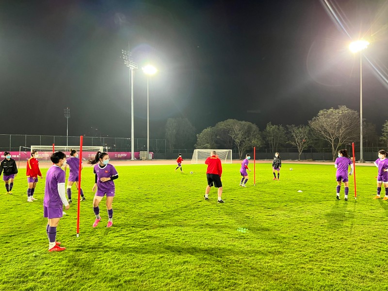 Đội tuyển nữ tập luyện trước trận gặp Hàn Quốc 21/1/2022. Ảnh VFF