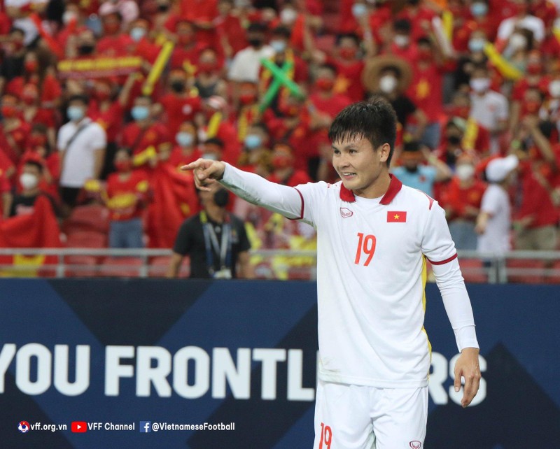 HLV Mano Polking của ĐT Thái Lan chứng kiến phong độ của số 19 cũng đưa ra lời khuyên: “Cầu thủ giỏi như Quang Hải đừng nên chờ giải đấu trong nước để tiến bộ". Ảnh VFF HLV Mano Polking của ĐT Thái Lan chứng kiến phong độ của số 19 cũng đưa ra lời khuyên: “Cầu thủ giỏi như Quang Hải đừng nên chờ giải đấu trong nước để tiến bộ". Ảnh VFF