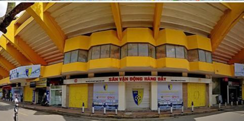 Phòng WC sân Hàng Đẫy được đánh giá rất tệ. Ảnh AT