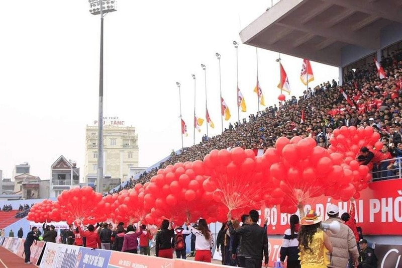 Khán giả Hải Phòng luôn bên đội bóng. Ảnh HPFC