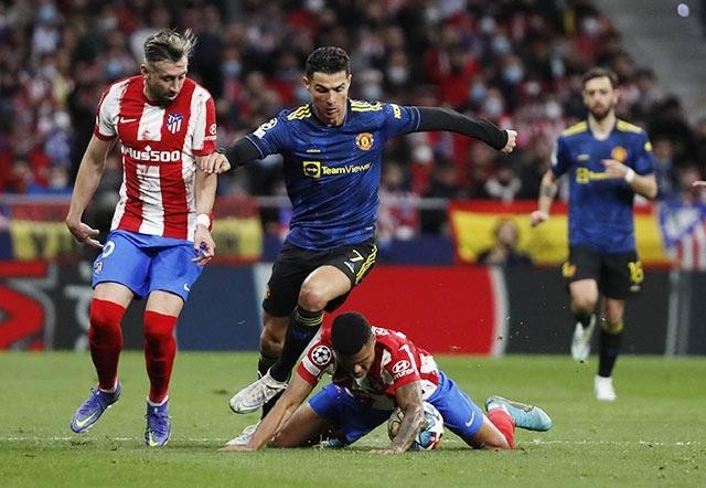 Ronaldo như một cánh én lẻ loi. Ảnh AP