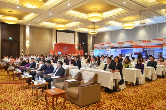 Các đại biểu tham dự diễn đàn