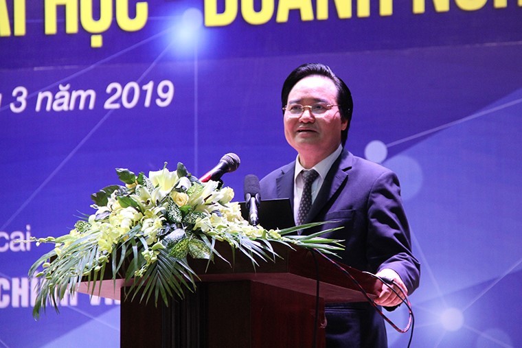 Bộ trưởng Bộ GD&ĐT Phùng Xuân Nhạ phát biểu tại Tọa đàm phùng xuân nhạ