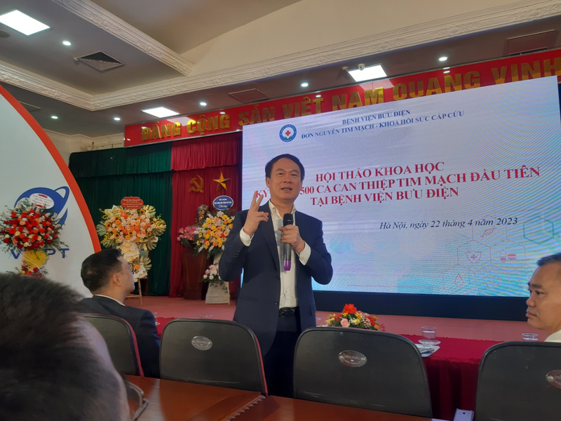 PGS.TS Nguyễn Mạnh Hùng - Viện trưởng Viện Tim mạch Việt Nam - phát biểu tại hội thảo