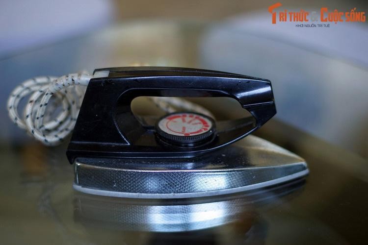 Bàn là Jauza Liên Xô, thường gọi bàn là hoa dâu