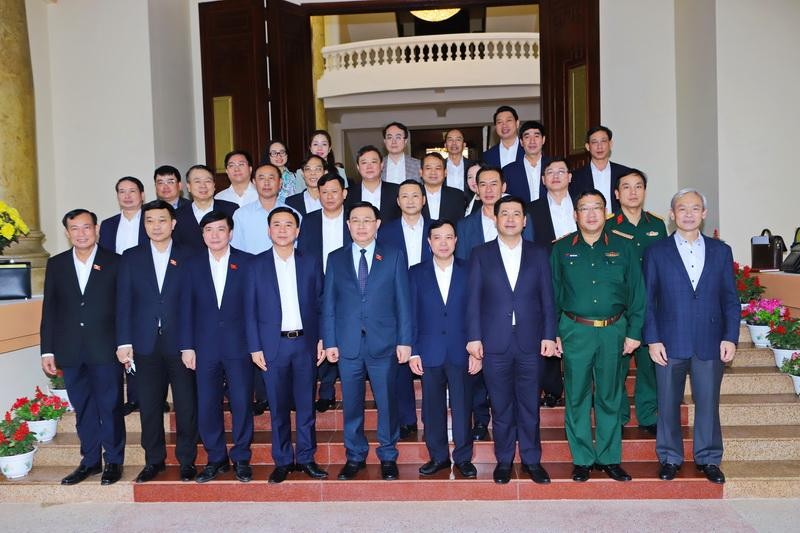 Chủ tịch Quốc hội Vương Đình Huệ và các lãnh đạo tỉnh Thanh Hóa