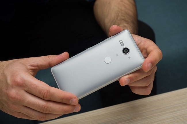 Đánh giá chi tiết Sony Xperia XZ2 Compact ảnh 1