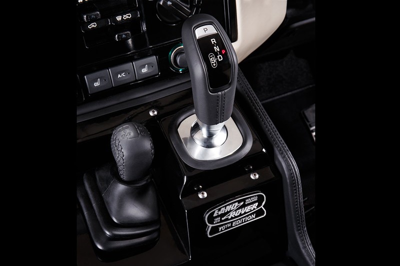 Kỷ niệm 70 năm, Land Rover ra mắt Defender Works V8  bản đặc biệt ảnh 13