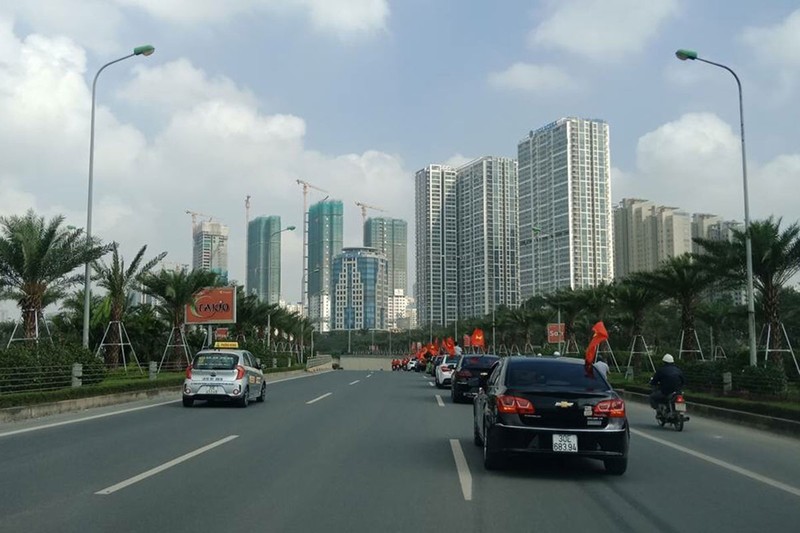 Hàng chục Chervolet Cruze cùng diễu hành truyền lửa cho U23 Việt Nam ảnh 6