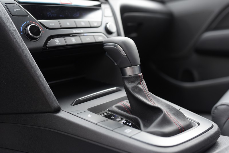 Hyundai Elantra Sport động cơ Turbo ra mắt khách hàng Việt, giá 729 triệu ảnh 17