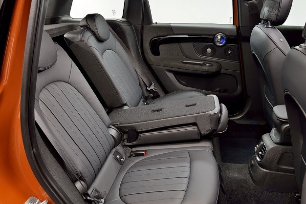 không gian nội thất với năm chỗ ngồi chính cùng khoang hành lý được gia tăng sự linh hoạt gần như hoàn hảo