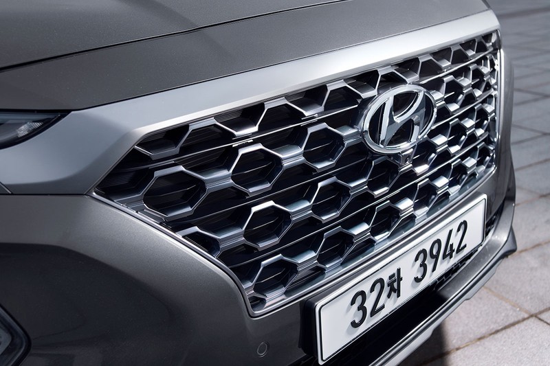 Cận cảnh mẫu Hyundai Santa Fe 2019 vừa chính thức ra mắt  ảnh 9
