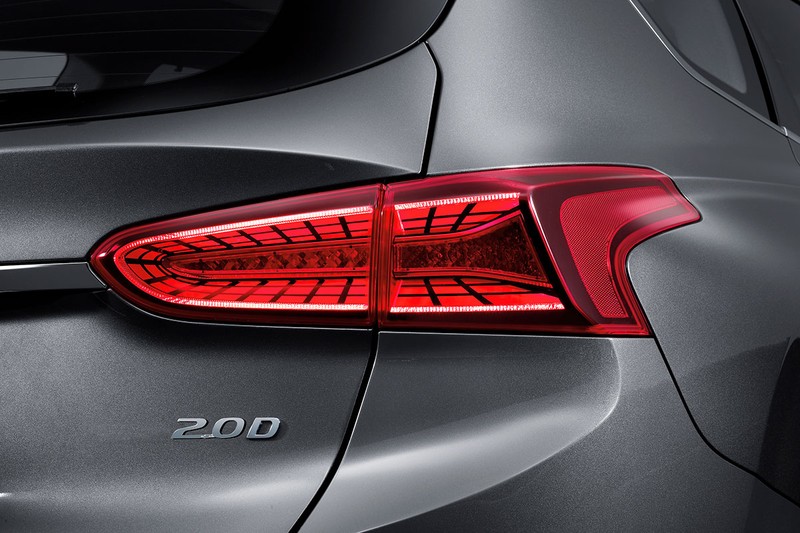 Cận cảnh mẫu Hyundai Santa Fe 2019 vừa chính thức ra mắt  ảnh 11