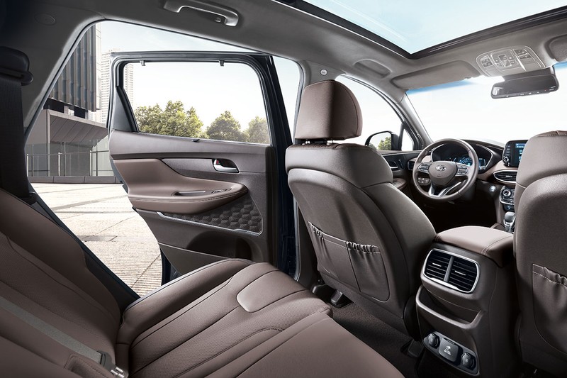 Cận cảnh mẫu Hyundai Santa Fe 2019 vừa chính thức ra mắt  ảnh 3