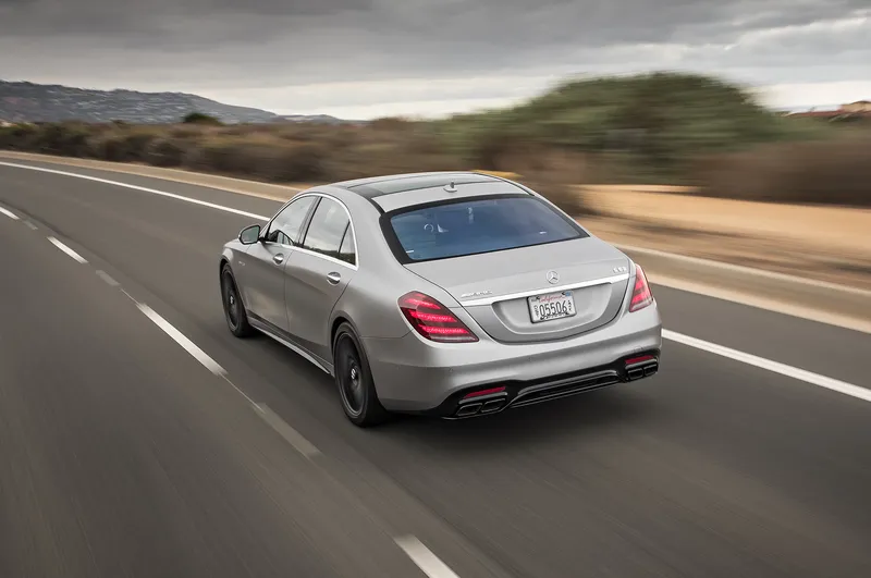 5 điều thú vị bạn nên biết trước khi muốn sở hữu Mercedes-AMG S63 2018 ảnh 2