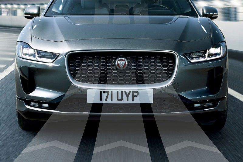 Jaguar I-PACE 2019: Quyết đấu đầu với đối thủ Tesla  ảnh 18