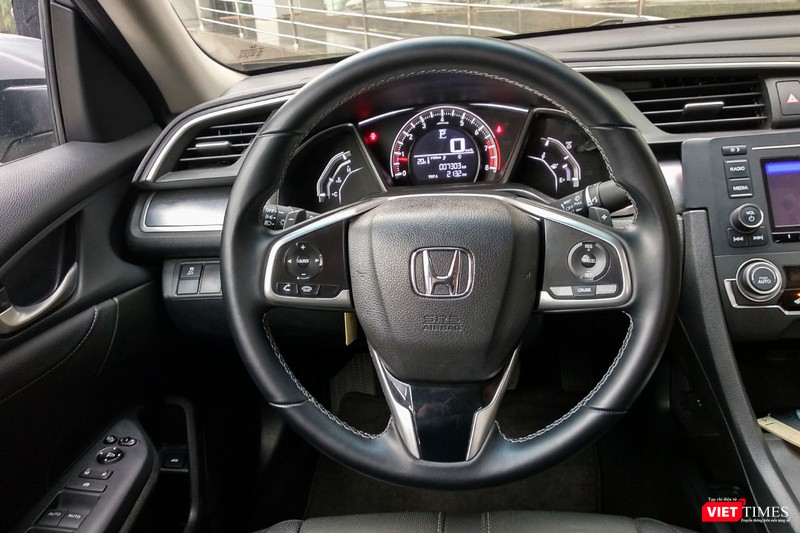 Honda Civic 1.8 E 2018 có xứng với mức giá 758 triệu đồng? ảnh 12