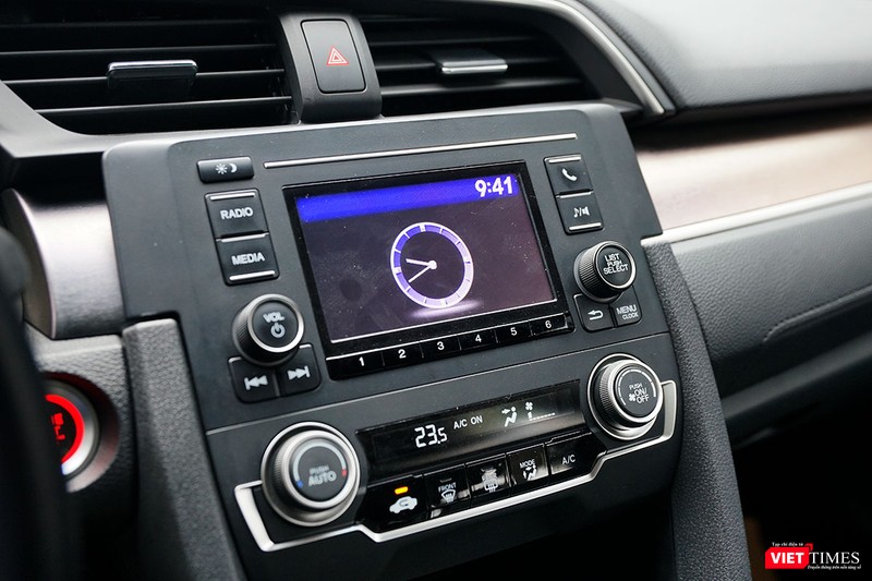 Honda Civic 1.8 E 2018 có xứng với mức giá 758 triệu đồng? ảnh 5
