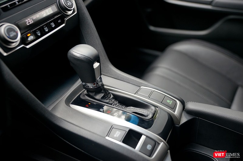 Honda Civic 1.8 E 2018 có xứng với mức giá 758 triệu đồng? ảnh 6