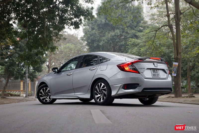 Honda Civic 1.8 E 2018 có xứng với mức giá 758 triệu đồng? ảnh 2