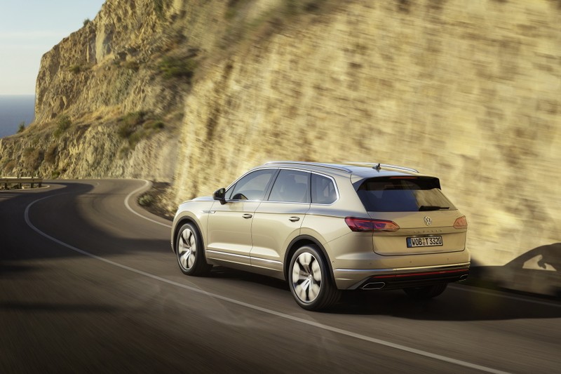 Volkswagen Touareg 2019 chính thức trình làng, to hơn, nhẹ hơn và đầy ắp công nghệ ảnh 9