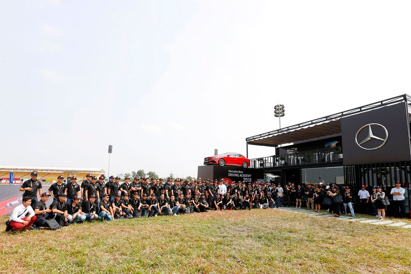 Học viện lái xe an toàn Mercedes-Benz 2018 có gì mới? ảnh 7